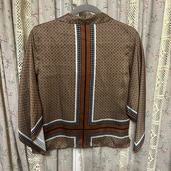 3/$30 Zara Satin Effect Handkerchief Button Up Blouse Size XS - Picture 4 of 5